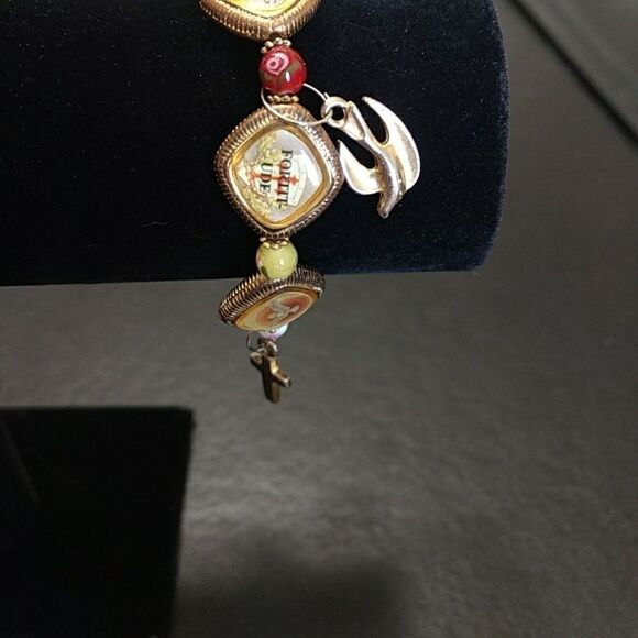 Gold tone inspirational bracelet - Picture 4 of 6